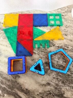 Magformers & magnet tiles Lot